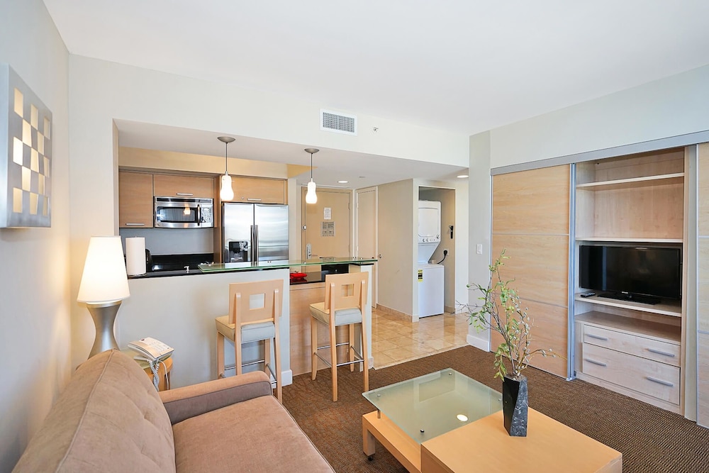 Condo, 1 Bedroom (1406) photo 1