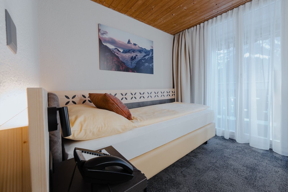 Single Room, Balcony