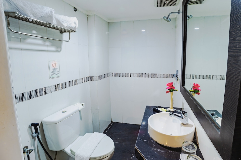 Deluxe Room, 2 Twin Beds - Photo 4