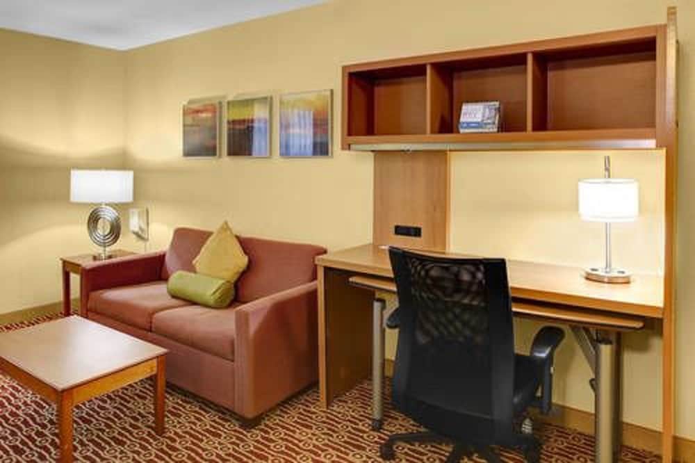 Suite, 1 Bedroom photo 2