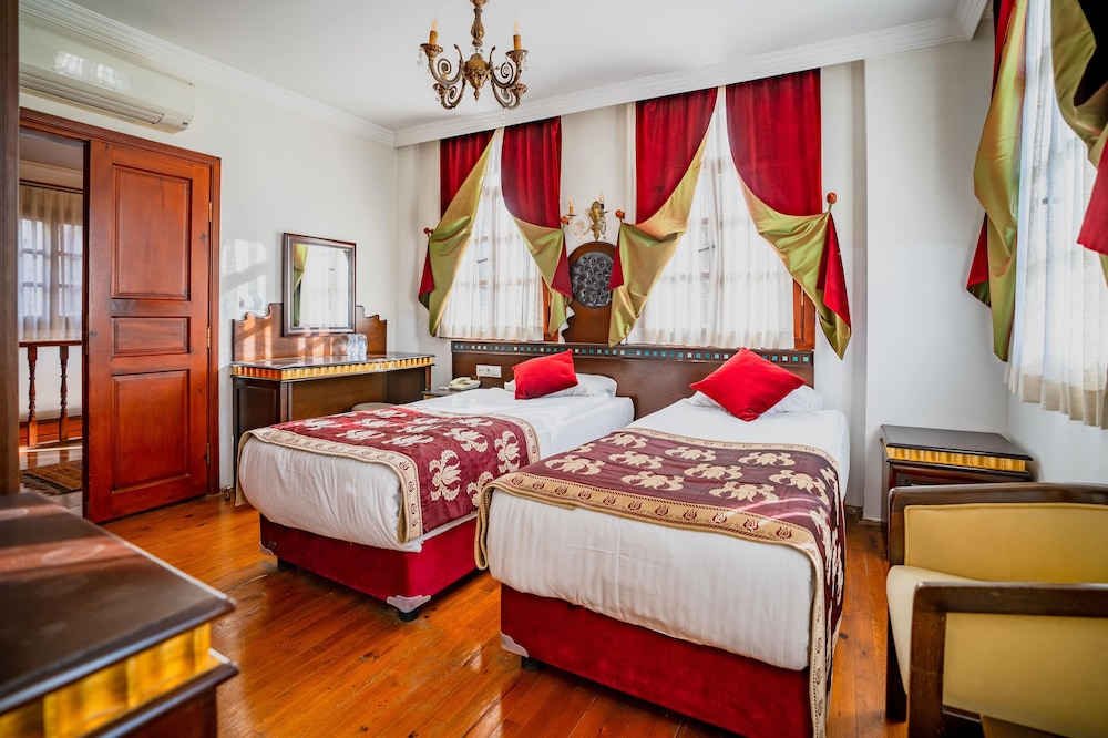 Standard Double or Twin Room - Photo 4