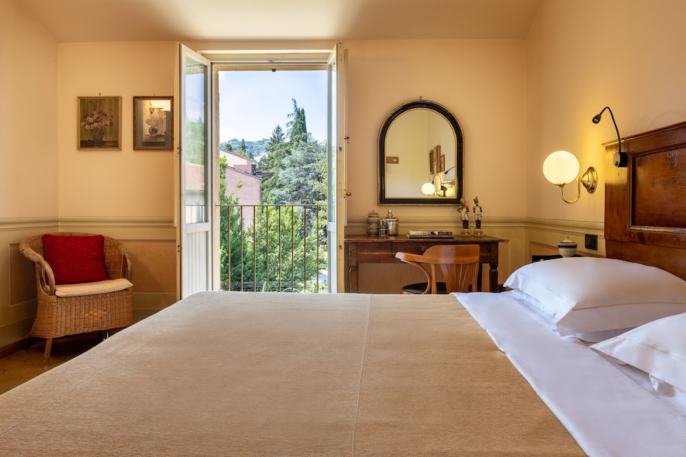 Classic Double or Twin Room photo 3