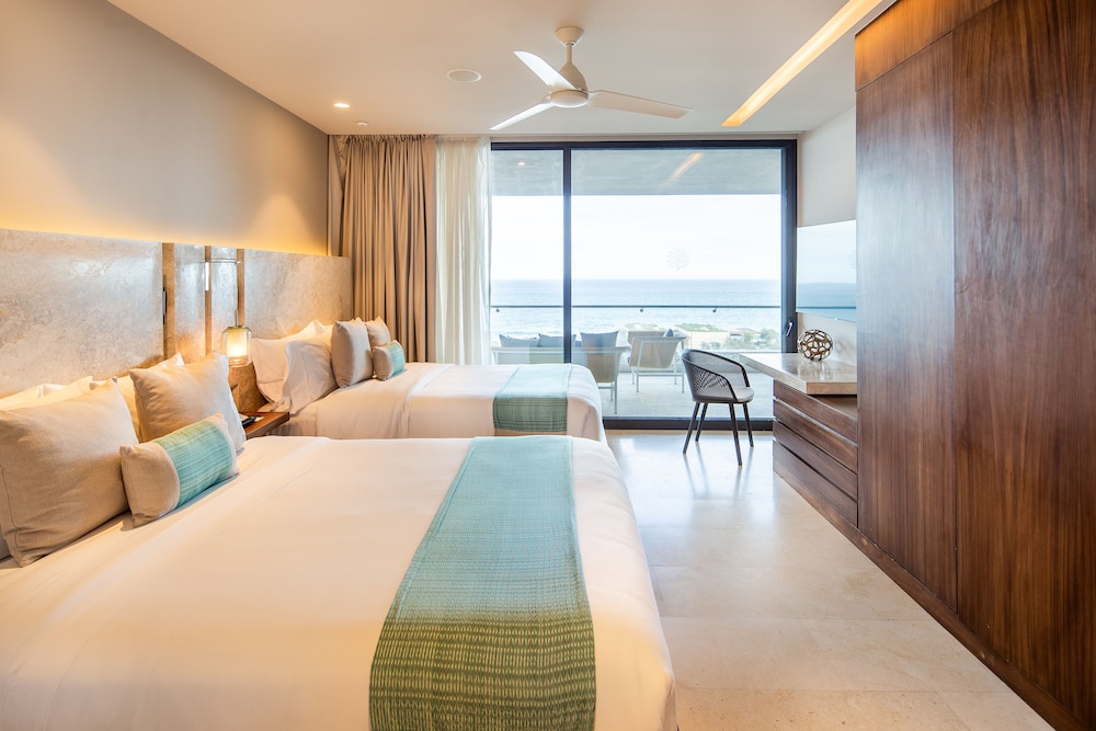 One Bedroom Villa Ocean View with Two Queen Beds