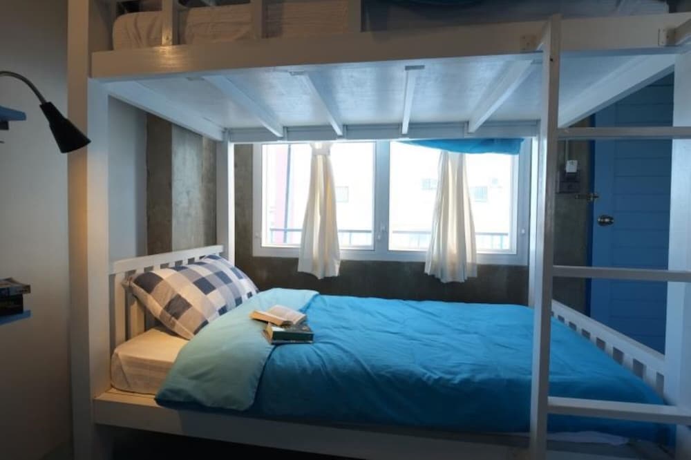 Family Quadruple Room (Air-Condition) photo 2