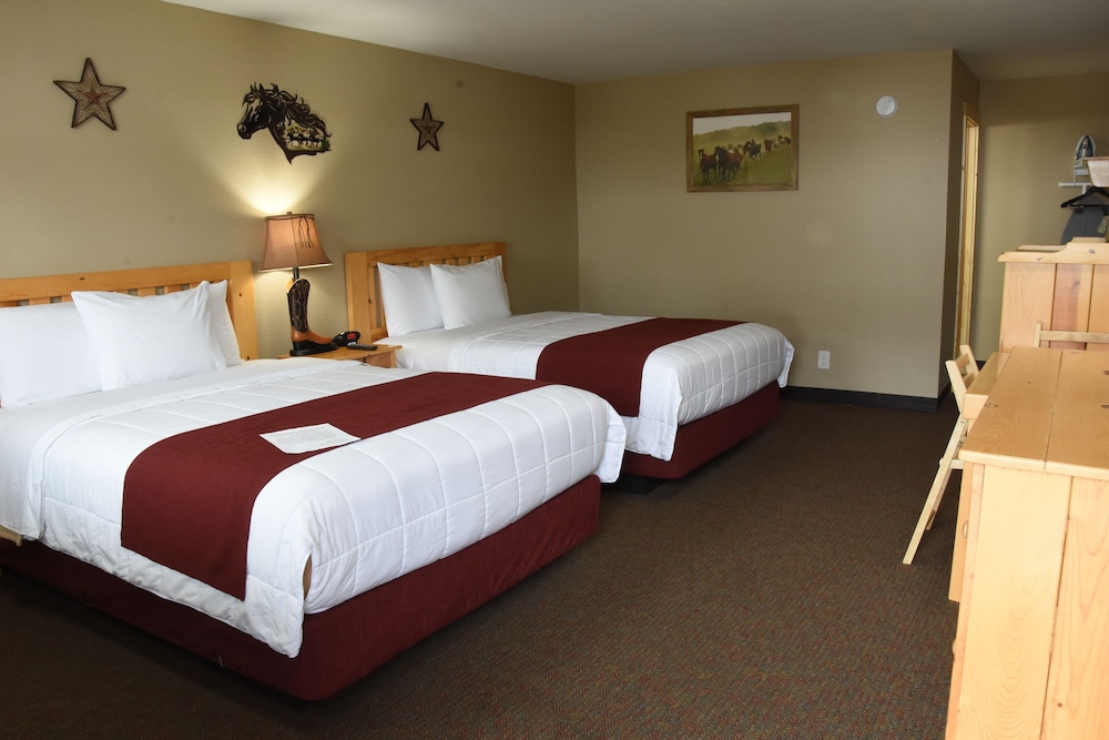 Traditional Room, 2 Queen Beds (Side Building)