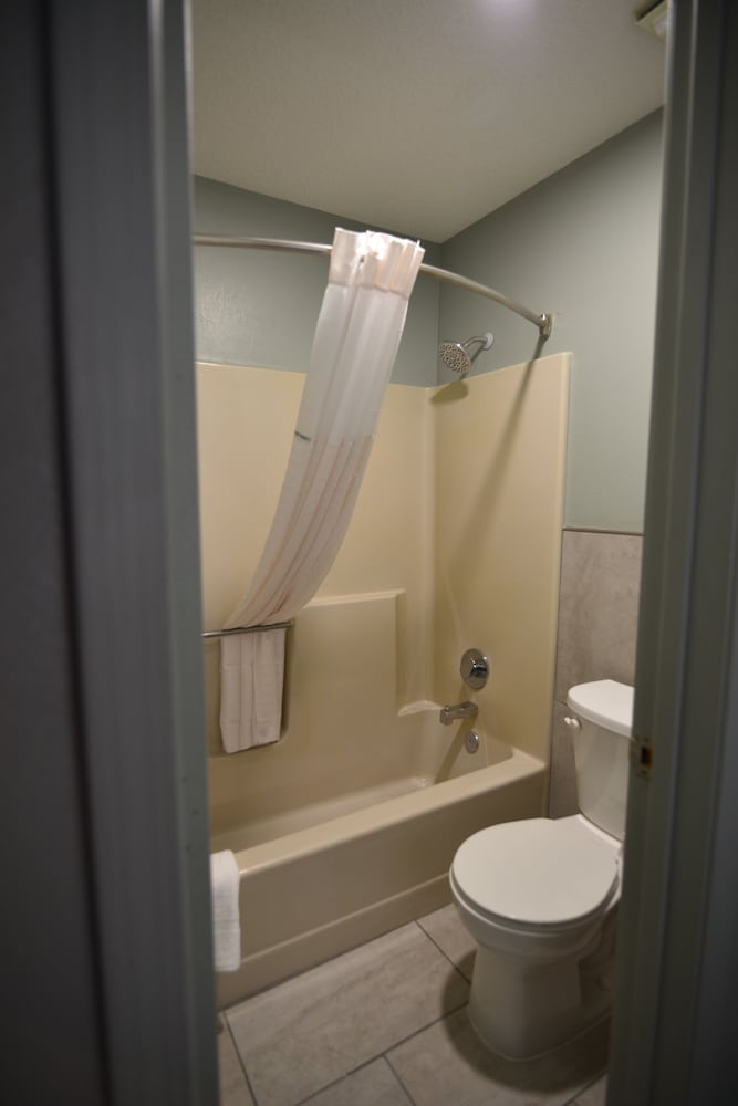 Room, 2 Queen Beds, Non Smoking - Photo 2