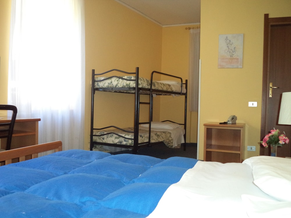 Quadruple Room, 1 Bedroom, Private Bathroom
