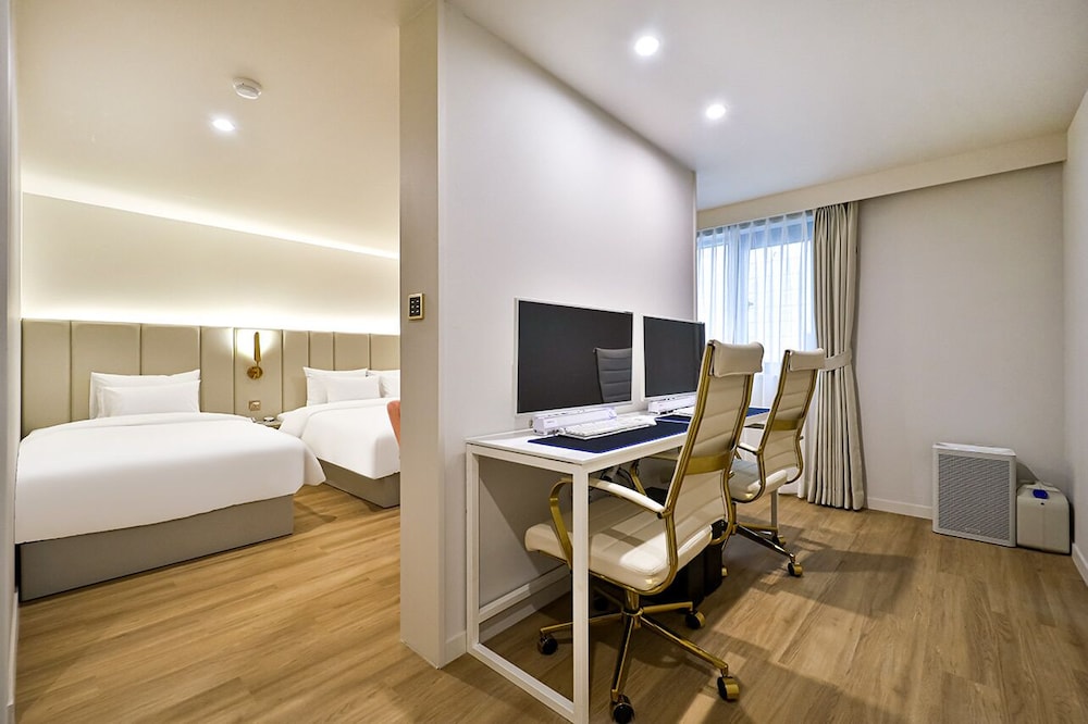 Deluxe Twin Room - Photo 1