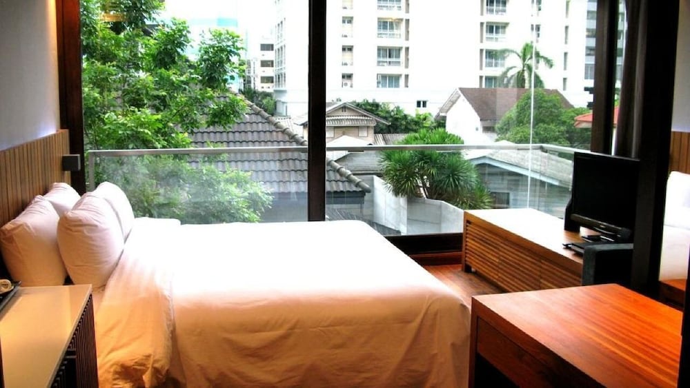 Studio Corner (King Size Bed) photo 2