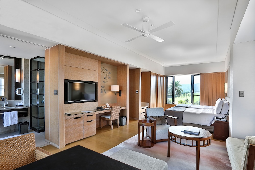 Premier Room, 2 Double Beds, Balcony photo 2