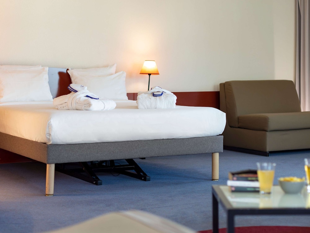 Executive Suite, Multiple Beds - Photo 4