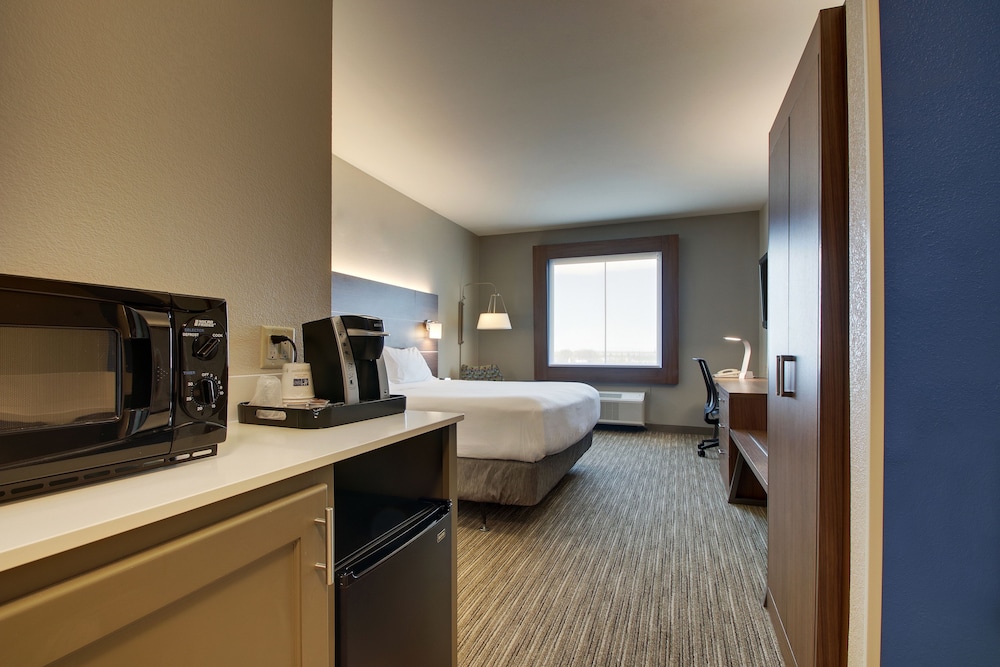 Standard Room, 1 King Bed, Accessible (Communication Accessible) - Photo 6