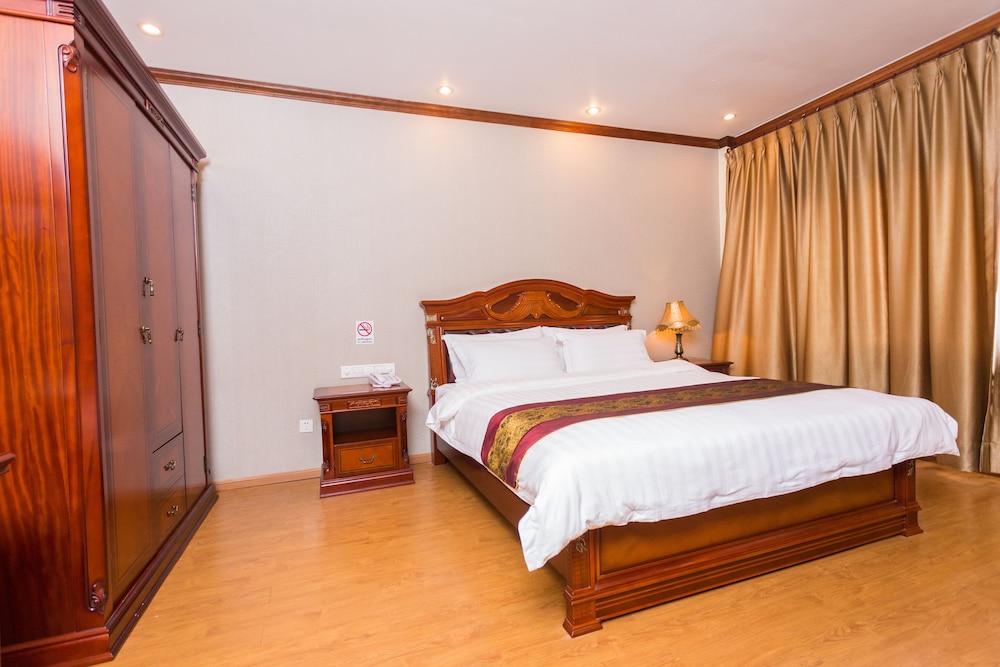 Executive Room, 1 Double Bed, Refrigerator, River View photo 2