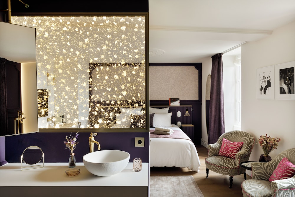 Premium Double Room, 1 King Bed, Bathtub, Garden View photo 1
