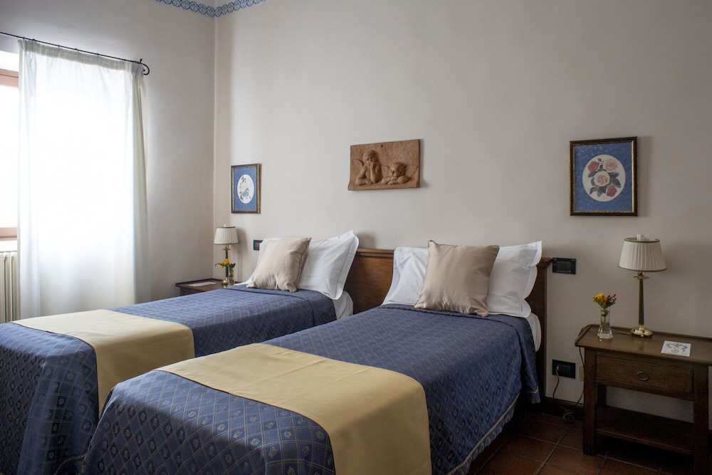 Superior Double or Twin Room, Valley View photo 3