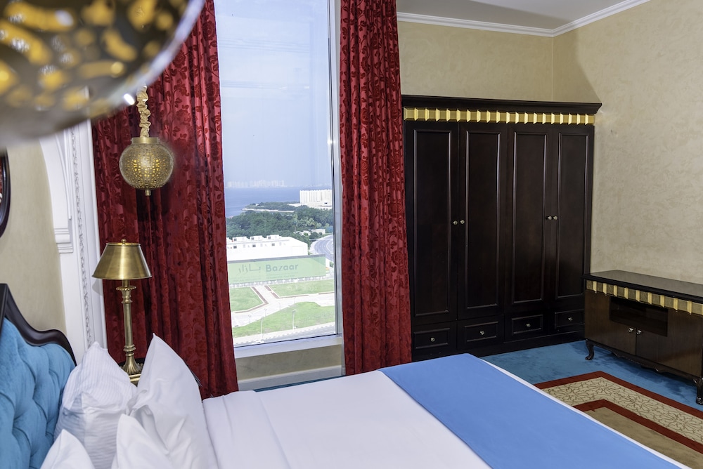 Panoramic Suite (Corniche view )
