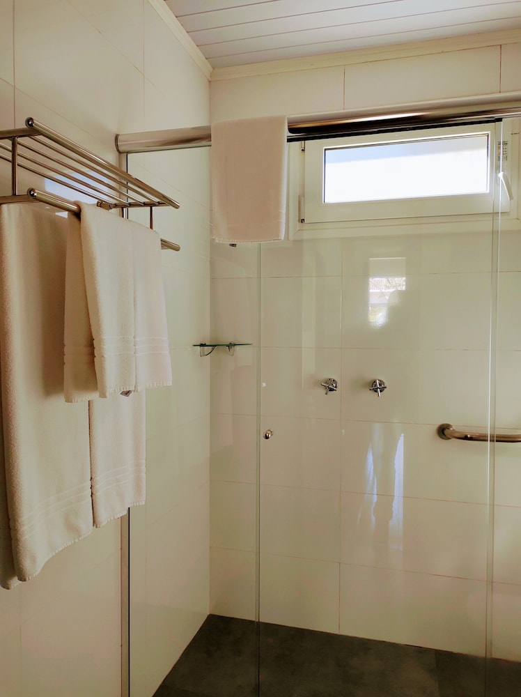 Deluxe Chalet, 2 Bedrooms, Courtyard View, Ground Floor photo 3