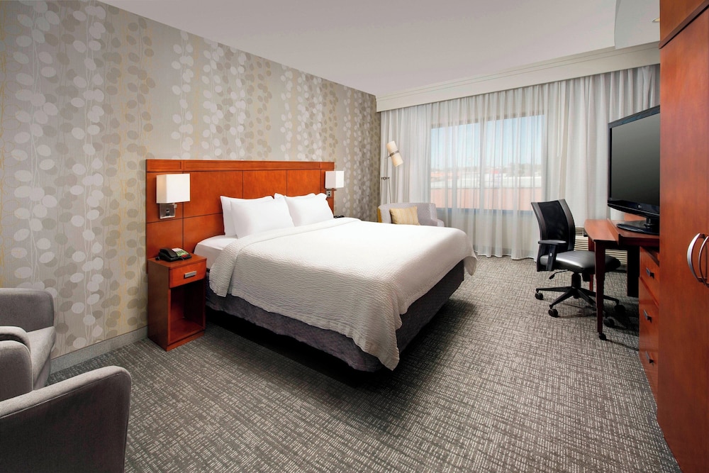 Suite, 1 Bedroom (Mobility/Hearing Accessible, Tub) photo 1
