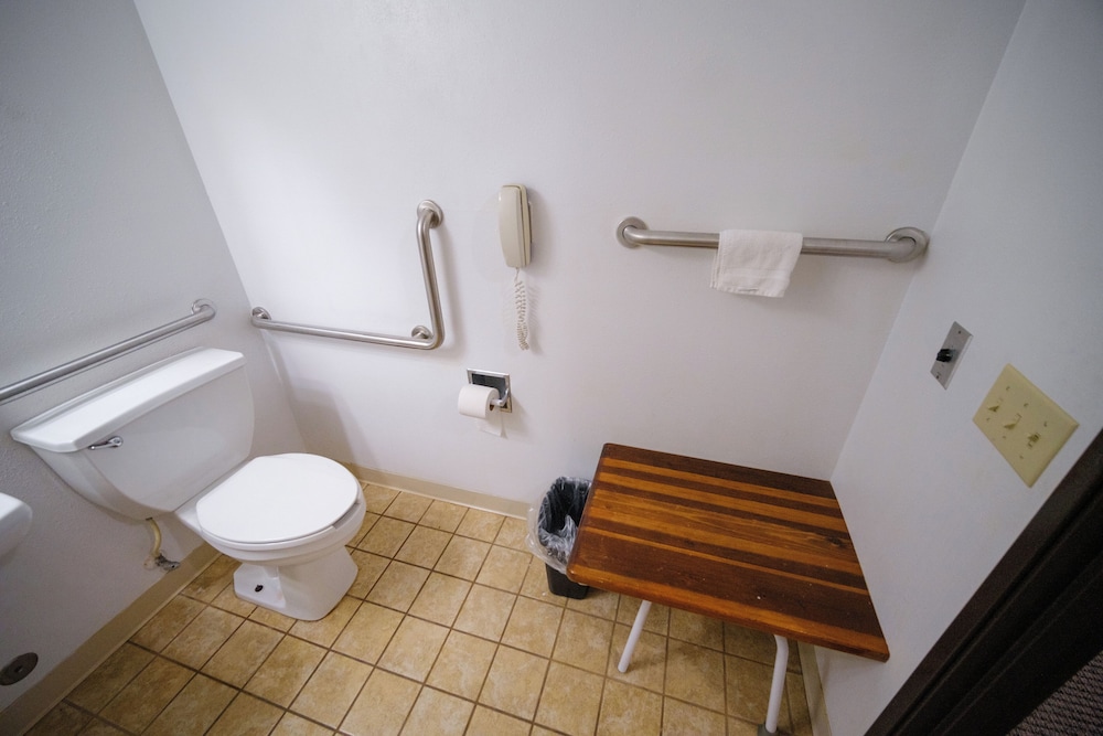 Westwood Inn & Suites Kimball I 90, Photo 12