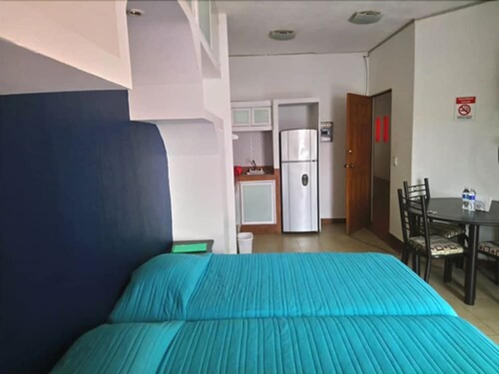 Basic Twin Room, 1 Bedroom, Non Smoking - Photo 5