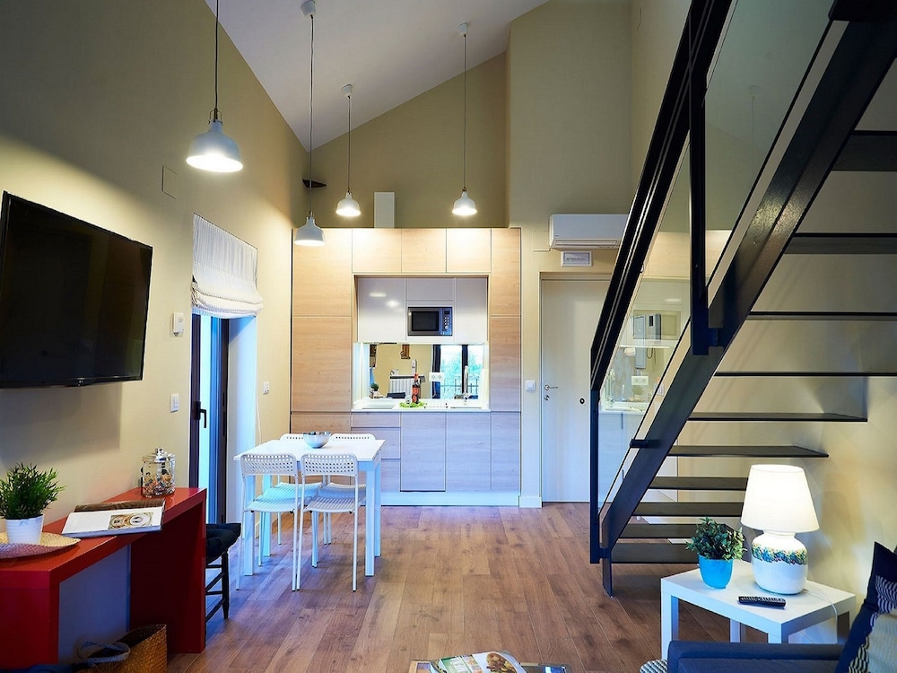 Duplex, Balcony, City View photo 2