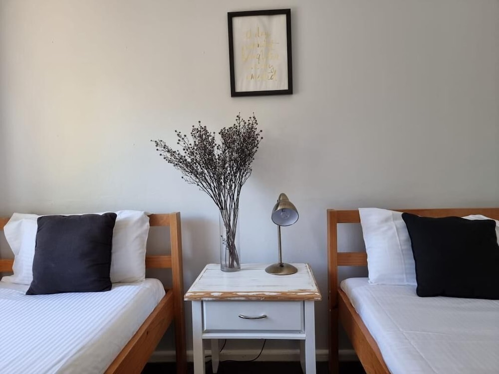 3 Bedroom Cottage - Photo 5