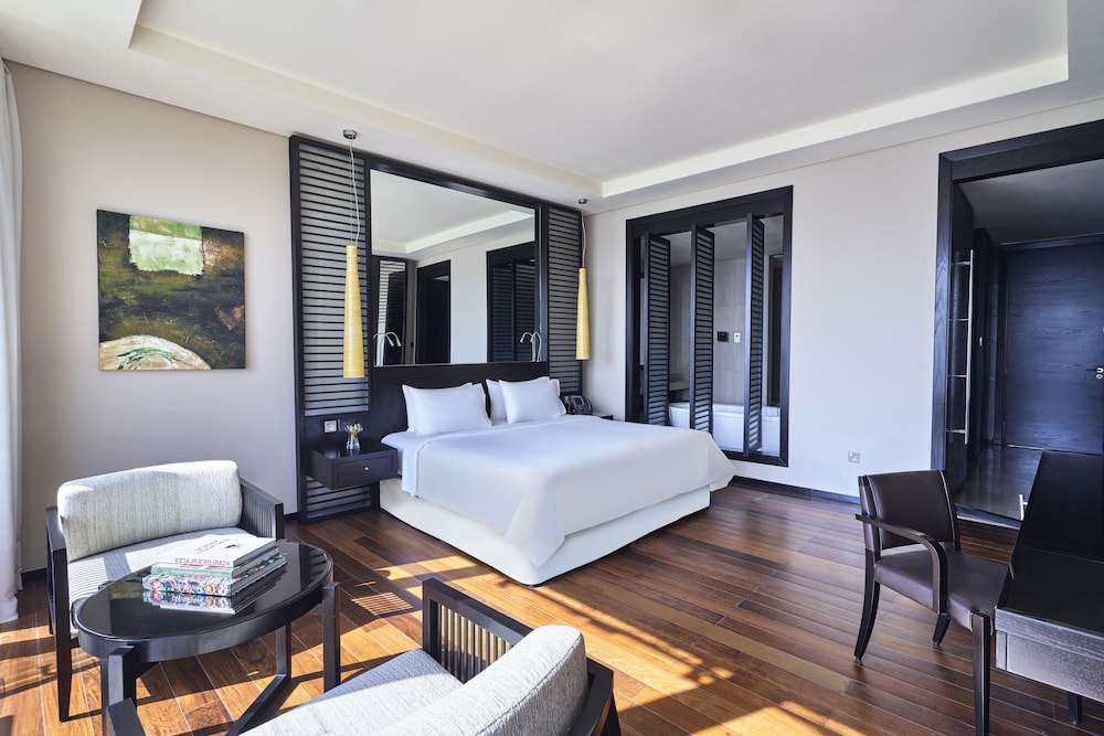 Deluxe Room, 1 King Bed, Sea View
