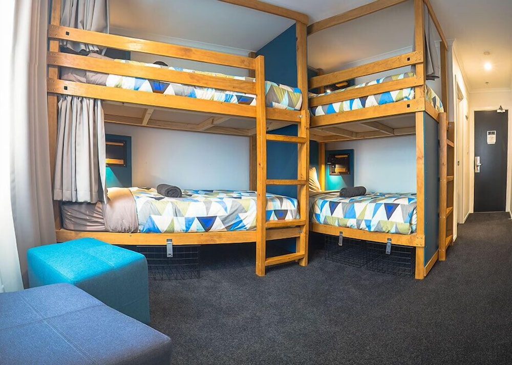 Deluxe Shared Dormitory, Women only