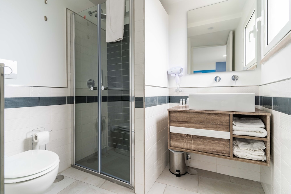 Superior Triple Room - Photo 14