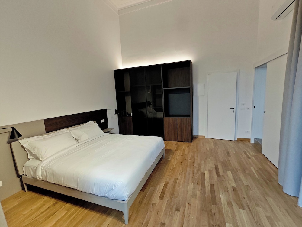 Classic Double Room, 1 King Bed, Balcony