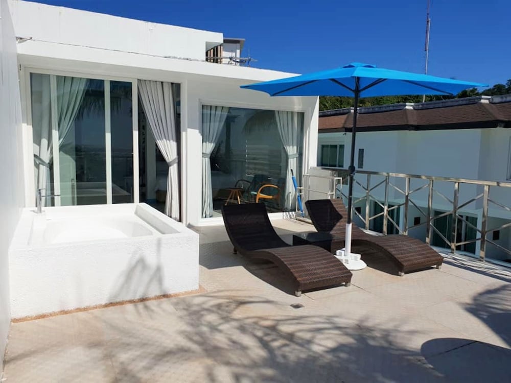 Ocean View Suite - Photo 9