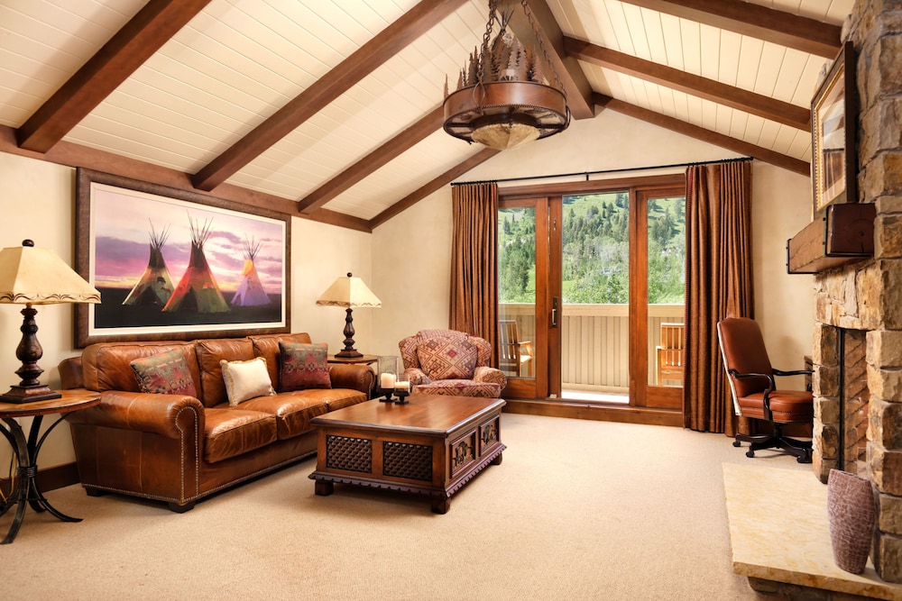 Penthouse, 3 Bedrooms, Non Smoking (The Delta Residence 1 King 3 Queen) - Photo 3