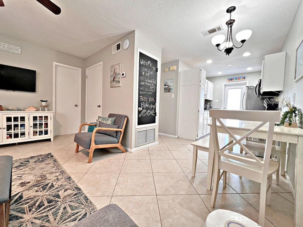 Condo, 1 Queen Bed with Sofa bed, Balcony, Pool View (Ocean Reef 101)