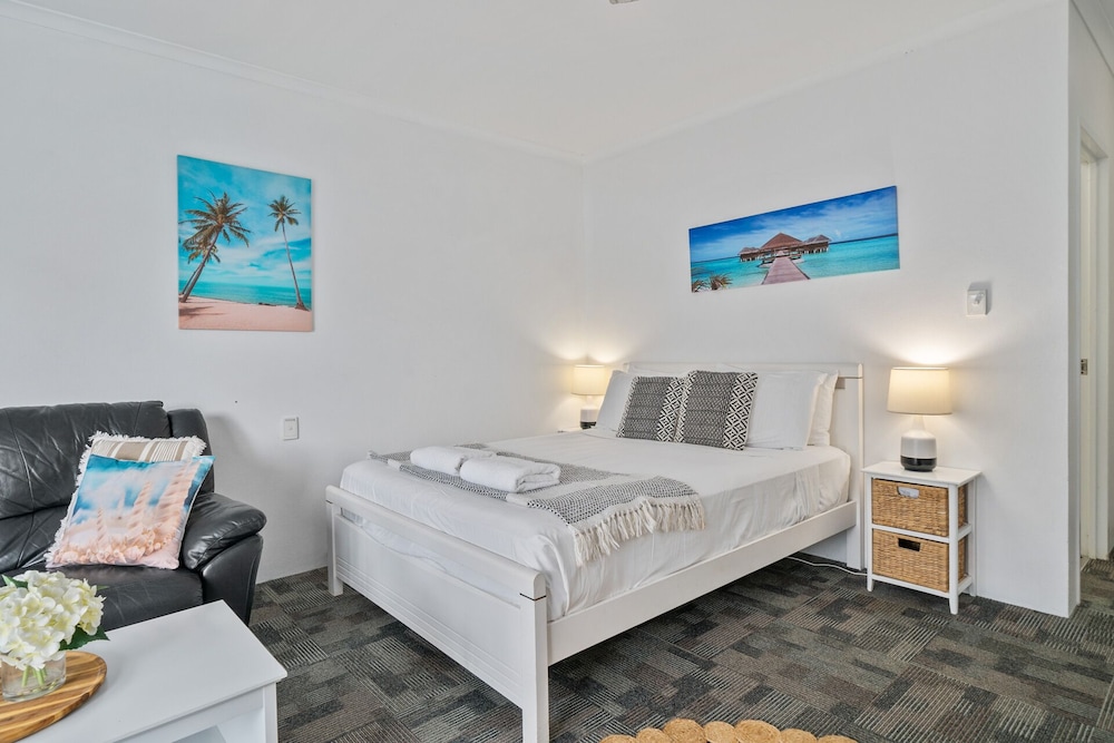 Pool View Suite photo 3