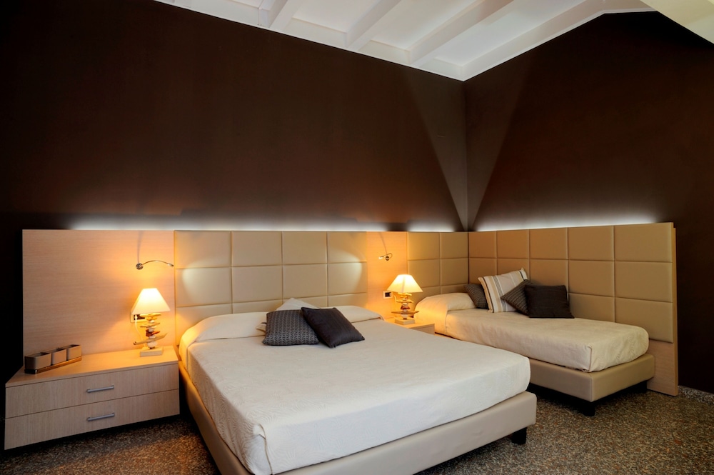 Superior Penthouse photo 2