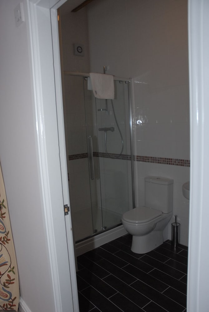 Double Room, Ensuite (Bridles) - Photo 3