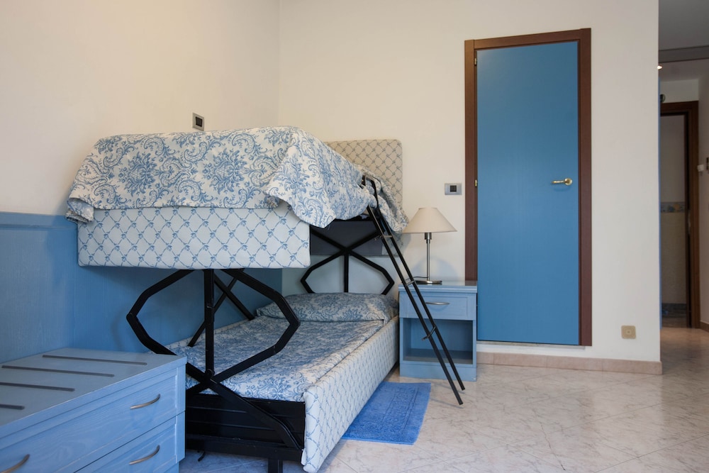 Standard Triple Room - Photo 4