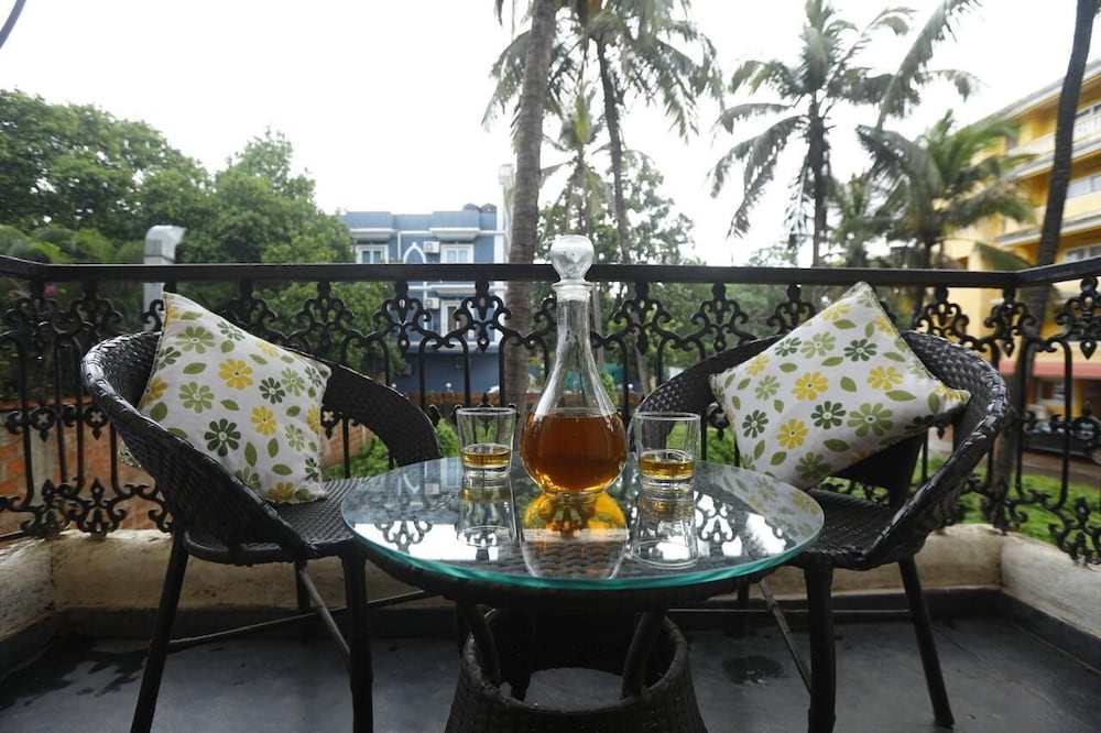 Superior Double Room, Balcony, Pool View