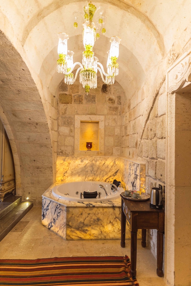 Jakuzili Suite - Photo 8