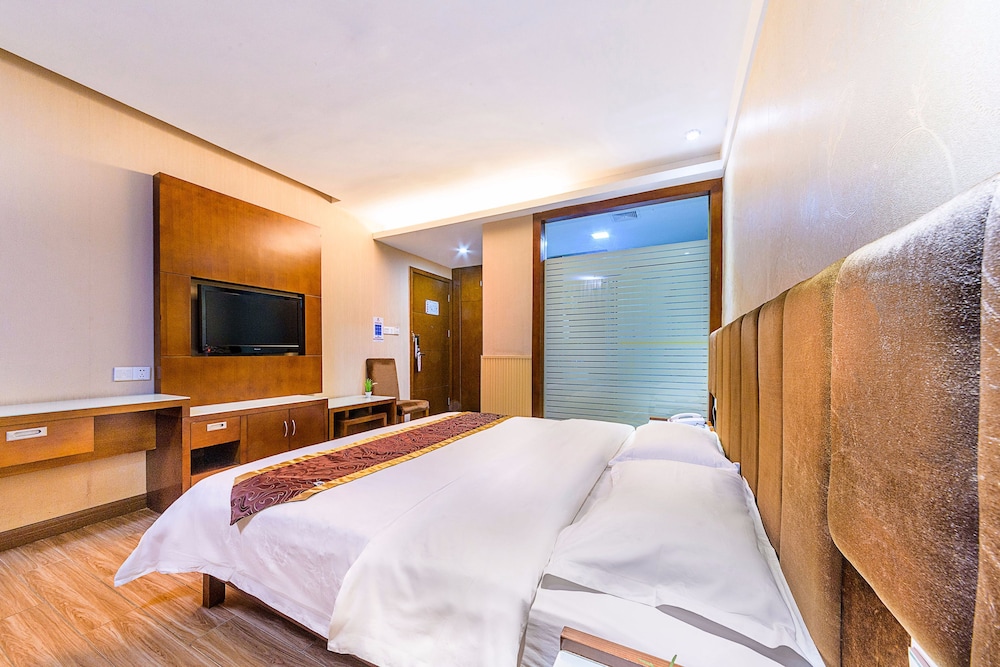 Business Suite, 1 King Bed photo 2