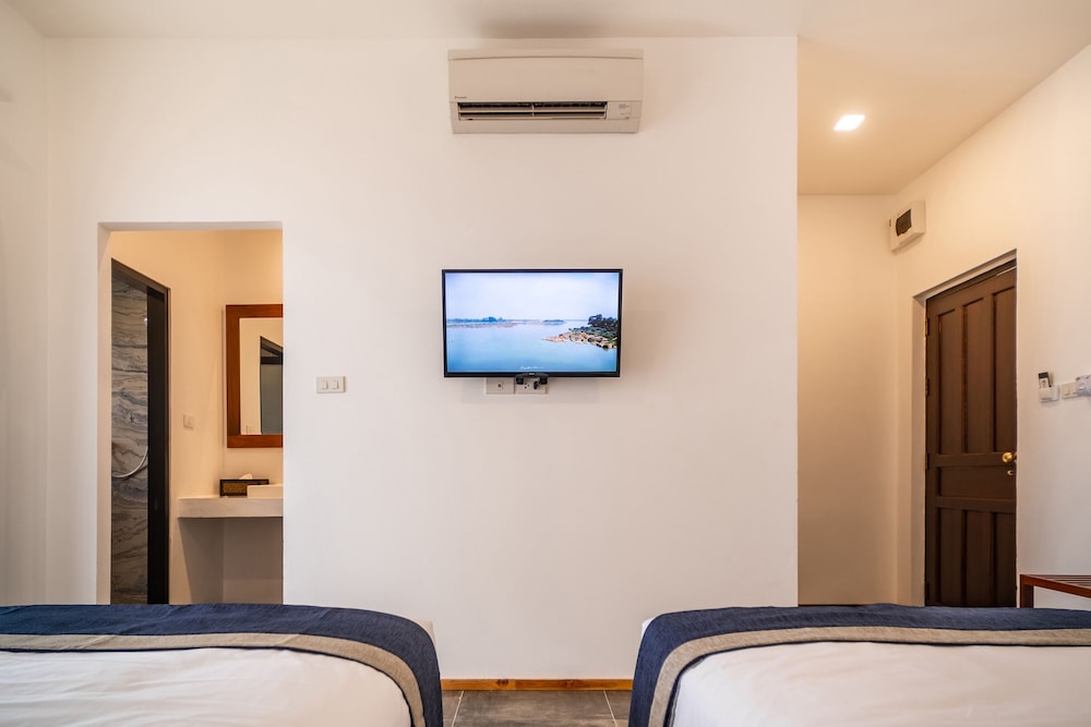 Double or Twin Room, River View (Upper Floor) - Photo 5