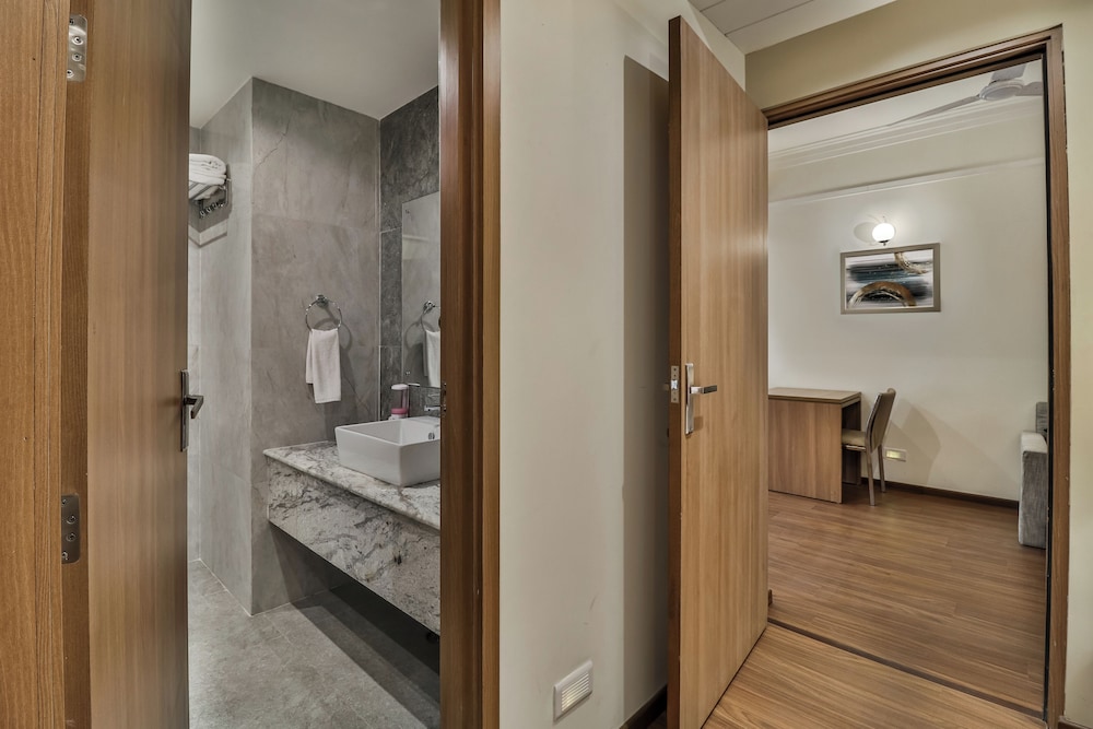 Deluxe Suite - Photo 7