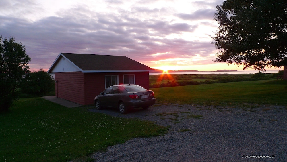 Standard Cottage, 2 Bedrooms, Ocean View, Oceanfront photo 2