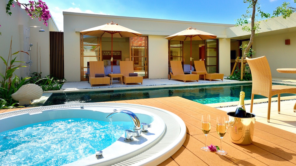 Premium Pool Villa, 2 Bedroom with Open-Air Spa, King, Non Smoking photo 2