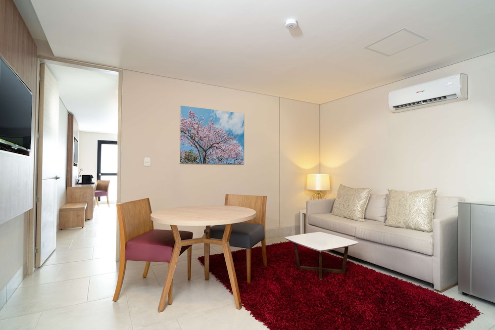 Suite, 1 King Bed, Balcony photo 2