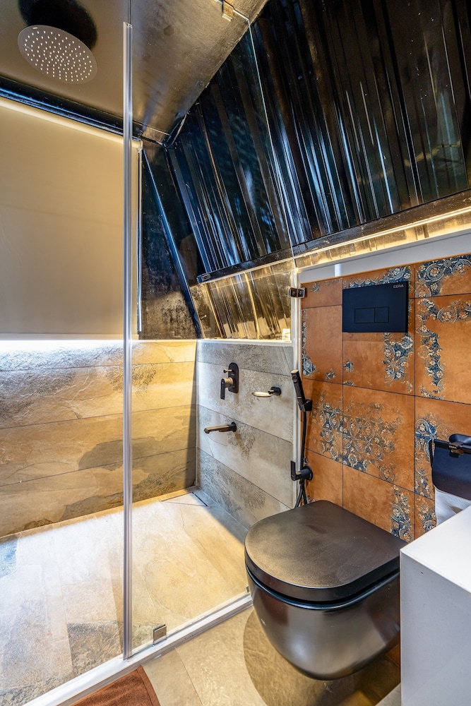 Executive Room - Photo 2