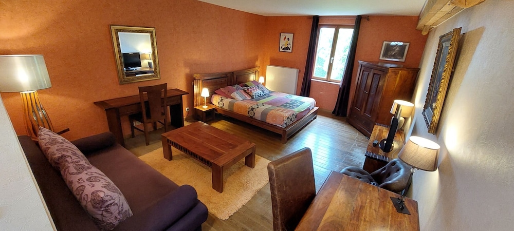 Standard Quadruple Room, Ensuite, Park View (L'Ecolière) photo 1