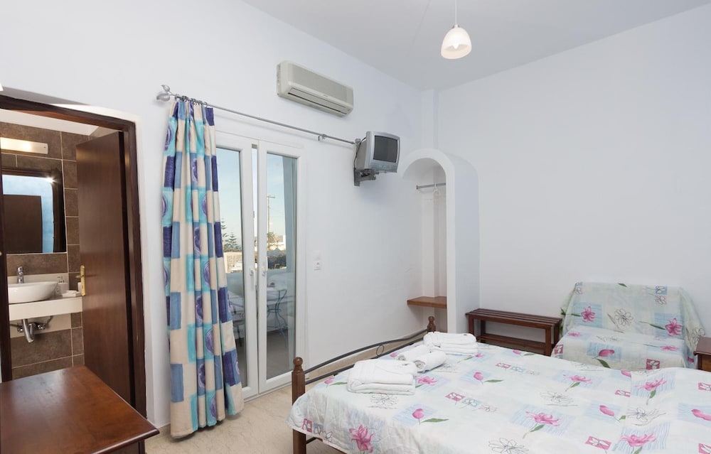 Standard Room - Photo 10