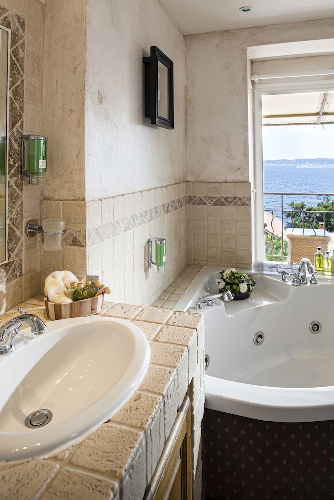 Suite, 1 King Bed, Terrace, Sea View - Photo 7