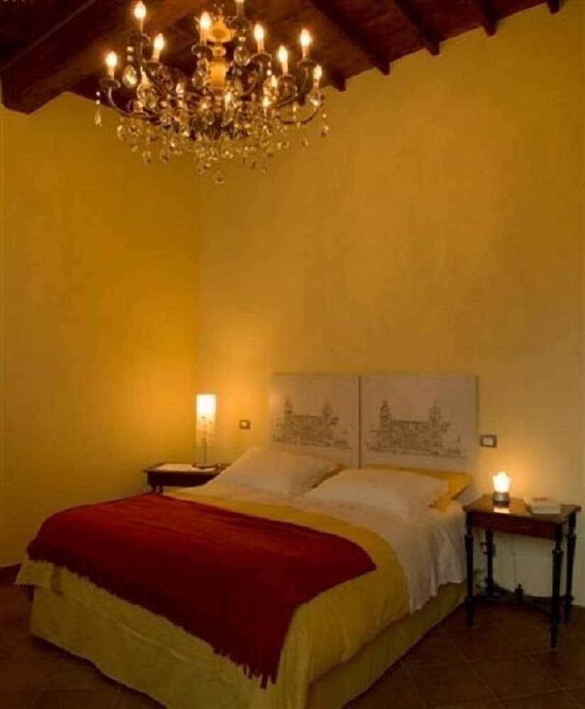 Double Room (1)
